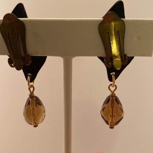 MAM Vintage Clip On Earrings - Picture 3 of 4